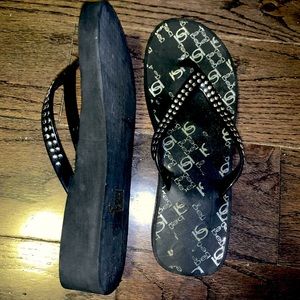 Bebe sanadles/flip flops
